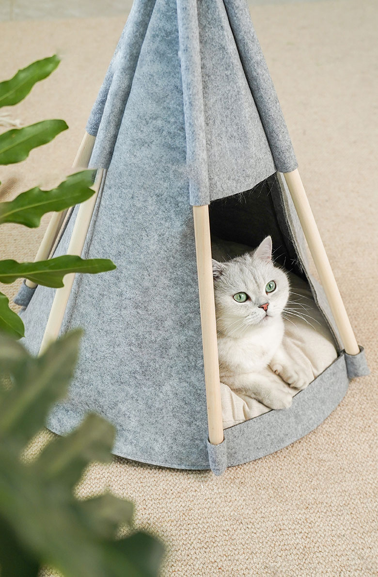 Tipi en feutre Hellen gris pour chat