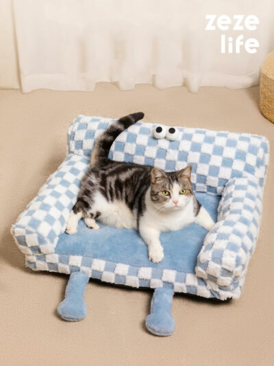 Big-eyed Blue and White Checkered Cat Couch