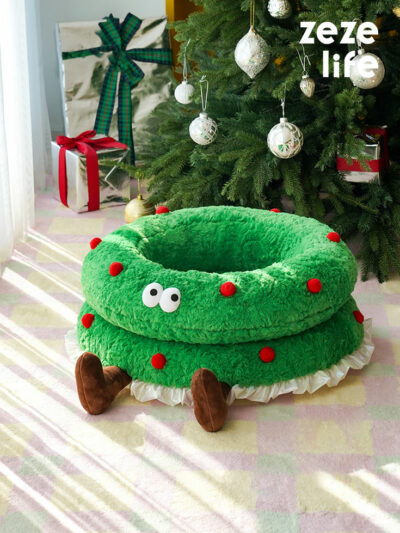 Christmas Wreath Shaped Cat Bed